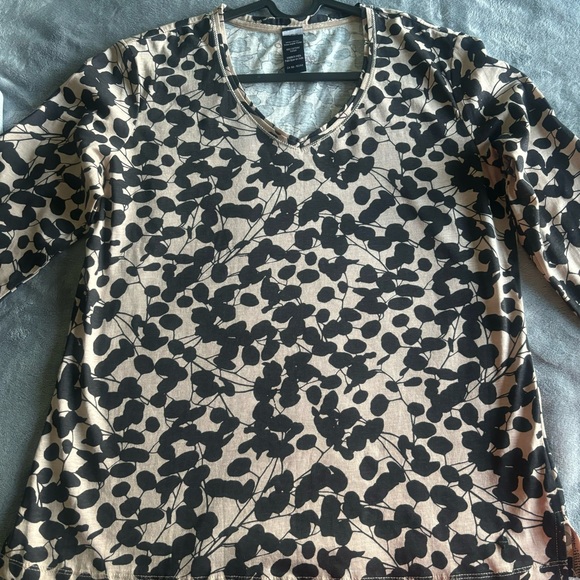 NWOT OLSEN Print longsleeve t/ blouse - Picture 2 of 2